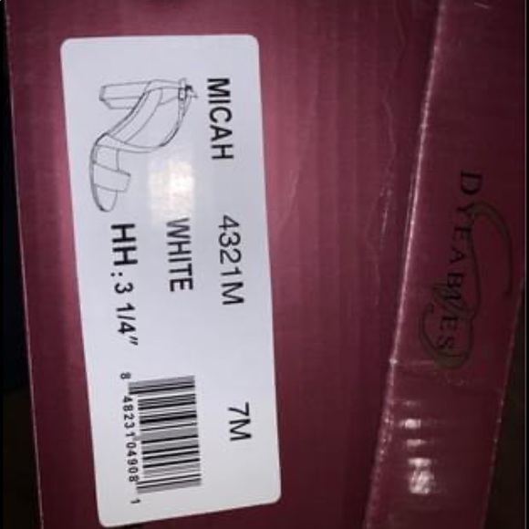 David’s Bridal White Heels - Picture 3 of 4